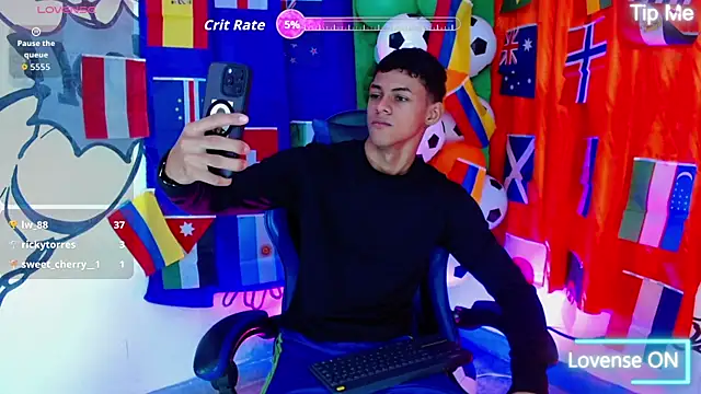 Snapshot of deivid_bigcock1 chatting on June 2026 02:00:01 AM deivid bigcock1 online show from June 2026 02:00:01 AM