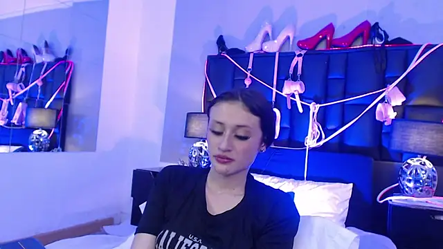 Emily Swiftt online show from October 2025 07:29:01 AM