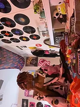 Snapshot of Zayinc chatting on November 2025 10:28:02 AM Zayinc online show from November 2025 10:28:02 AM