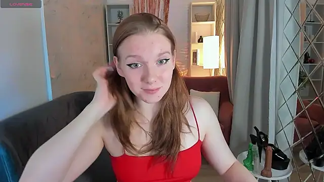 Snapshot of Layla_Glam chatting on January 2026 01:06:02 PM Layla Glam online show from January 2026 01:06:02 PM