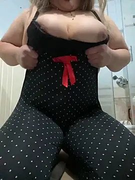 Snapshot of Heidaa chatting on November 2025 06:01:02 PM Heidaa online show from November 2025 06:01:02 PM