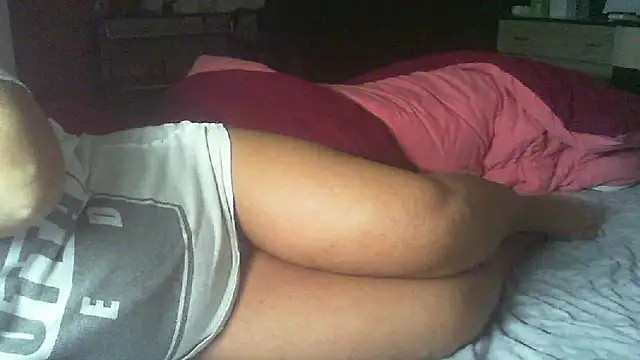 Lauray1 online show from April 2026 08:39:01 PM