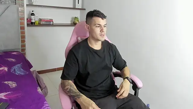 BooyHott  online show from December 2025 07:54:02 PM