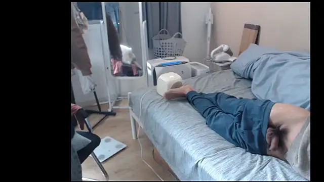 Snapshot of leeyoung_ chatting on March 2026 06:21:01 AM leeyoung online show from March 2026 06:21:01 AM