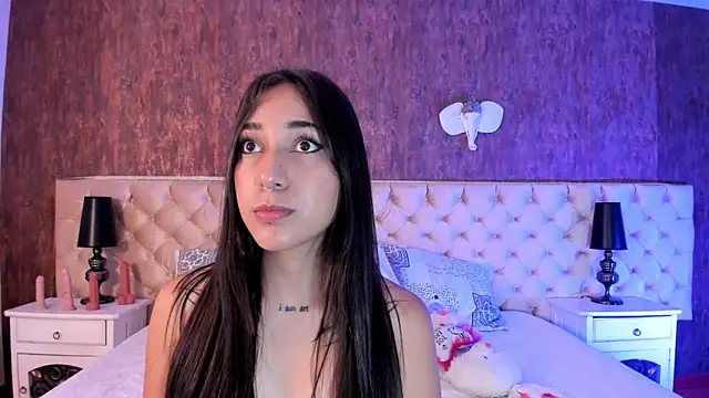 LiaaTurner online show from October 2025 08:50:02 PM