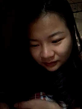 Snapshot of emiu_xinh03 chatting on October 2025 04:31:02 AM emiu xinh03 online show from October 2025 04:31:02 AM