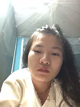 Snapshot of emiu_xinh03 chatting on October 2025 03:18:02 PM emiu xinh03 online show from October 2025 03:18:02 PM
