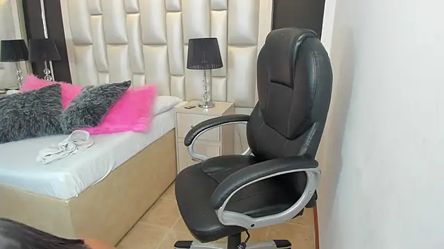 LuisaJonnes  online show from November 2025 05:27:01 PM