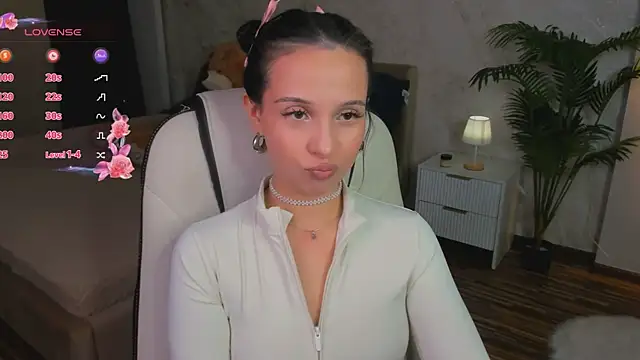 StarlitFairy online show from October 2025 06:02:02 AM