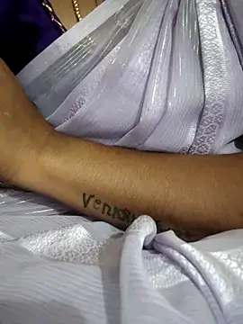 sweetqueen143 online show from September 2025 03:05:01 PM