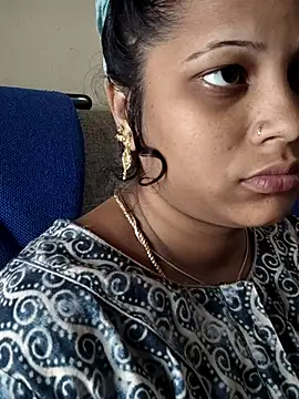 sweetqueen143 online show from September 2025 04:06:02 AM