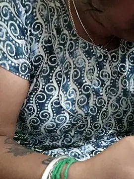 sweetqueen143 online show from September 2025 04:12:01 PM