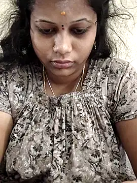 sweetqueen143 online show from October 2025 05:02:02 AM