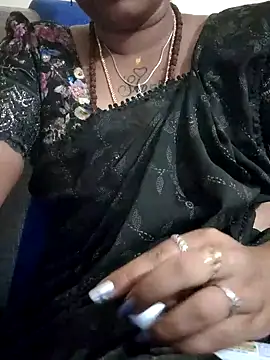 sweetqueen143 online show from November 2025 04:40:01 PM