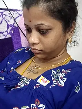 Snapshot of sweetqueen143 chatting on April 2026 03:53:02 AM sweetqueen143 online show from April 2026 03:53:02 AM