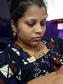 Snapshot of sweetqueen143 chatting on April 2026 05:49:02 AM sweetqueen143 online show from April 2026 05:49:02 AM
