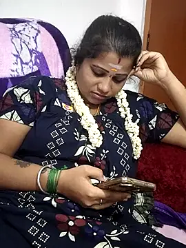 Snapshot of sweetqueen143 chatting on May 2026 05:21:01 PM sweetqueen143 online show from May 2026 05:21:01 PM