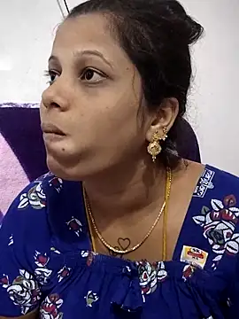 Snapshot of sweetqueen143 chatting on May 2026 03:20:02 PM sweetqueen143 online show from May 2026 03:20:02 PM