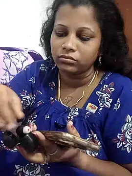 Snapshot of sweetqueen143 chatting on May 2026 05:01:02 AM sweetqueen143 online show from May 2026 05:01:02 AM