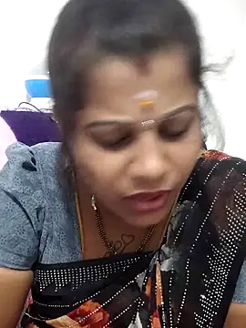 Snapshot of sweetqueen143 chatting on May 2026 12:54:01 PM sweetqueen143 online show from May 2026 12:54:01 PM
