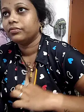 Snapshot of sweetqueen143 chatting on May 2026 12:45:02 PM sweetqueen143 online show from May 2026 12:45:02 PM