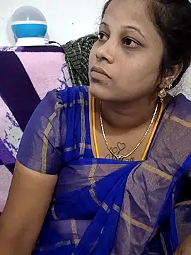 Snapshot of sweetqueen143 chatting on May 2026 06:43:02 AM sweetqueen143 online show from May 2026 06:43:02 AM