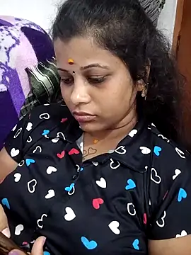Snapshot of sweetqueen143 chatting on June 2026 08:05:02 AM sweetqueen143 online show from June 2026 08:05:02 AM