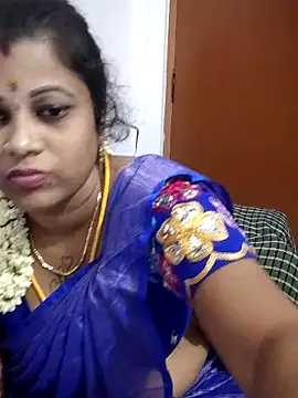 Snapshot of sweetqueen143 chatting on June 2026 02:33:01 PM sweetqueen143 online show from June 2026 02:33:01 PM