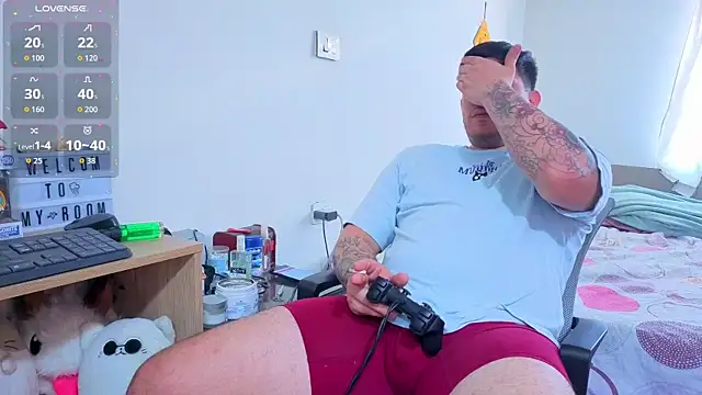 Snapshot of ryden_01 chatting on December 2025 04:38:01 PM ryden 01 online show from December 2025 04:38:01 PM