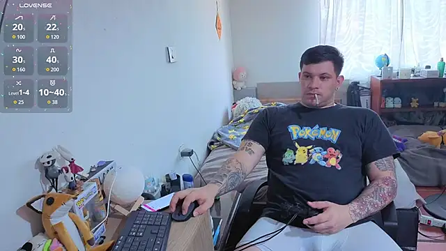 Snapshot of ryden_01 chatting on January 2026 10:03:02 PM ryden 01 online show from January 2026 10:03:02 PM