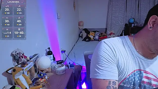 Snapshot of ryden_01 chatting on February 2026 11:19:01 PM ryden 01 online show from February 2026 11:19:01 PM