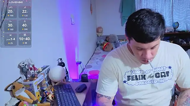 Snapshot of ryden_01 chatting on February 2026 10:50:01 PM ryden 01 online show from February 2026 10:50:01 PM