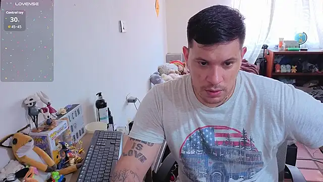 Snapshot of ryden_01 chatting on February 2026 08:08:02 PM ryden 01 online show from February 2026 08:08:02 PM