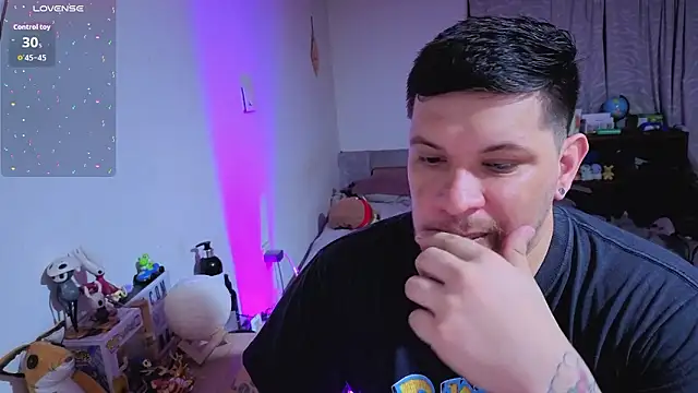 Snapshot of ryden_01 chatting on February 2026 12:44:01 AM ryden 01 online show from February 2026 12:44:01 AM