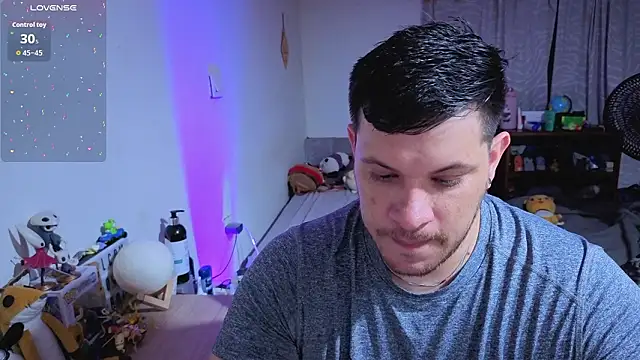 Snapshot of ryden_01 chatting on March 2026 12:39:02 AM ryden 01 online show from March 2026 12:39:02 AM