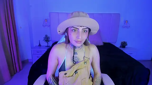 Gyal 8  online show from December 2025 04:07:02 AM