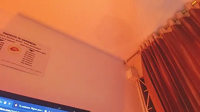 Snapshot of ladymooncs chatting on November 2025 04:11:02 AM ladymooncs online show from November 2025 04:11:02 AM