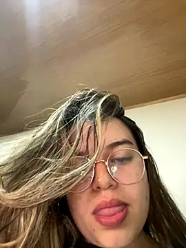 Aphrill online show from September 2025 10:11:02 PM