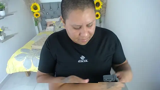 hotlesby valery online show from November 2025 08:18:01 PM