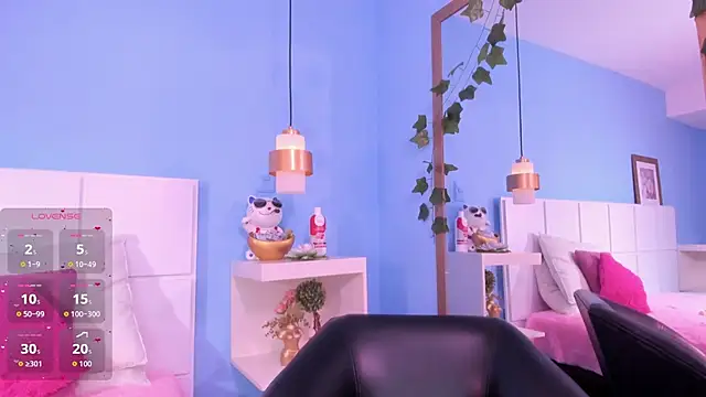 PenelopeBond online show from October 2025 02:08:01 PM