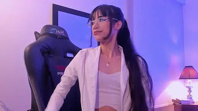 Snapshot of Rouse_Monroe chatting on November 2025 04:24:02 AM Rouse Monroe online show from November 2025 04:24:02 AM