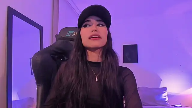 Snapshot of Rouse_Monroe chatting on November 2025 03:56:01 AM Rouse Monroe online show from November 2025 03:56:01 AM