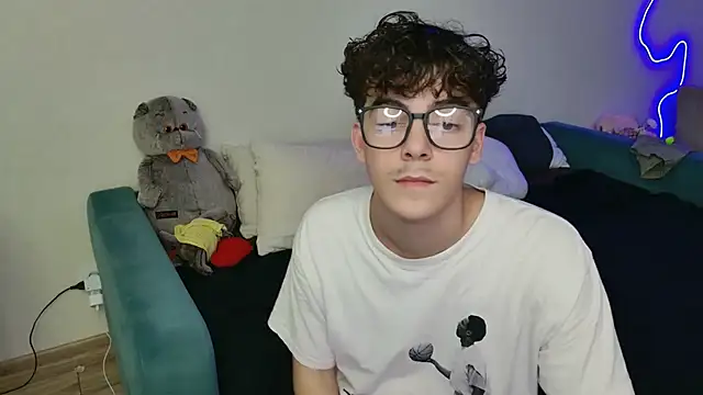 Snapshot of dreamgonetan chatting on October 2025 12:47:01 PM dreamgonetan online show from October 2025 12:47:01 PM