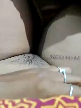 Snapshot of auntybbk chatting on October 2025 07:58:02 PM auntybbk online show from October 2025 07:58:02 PM