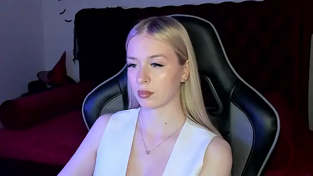 MiaGraces online show from November 2025 06:20:01 PM