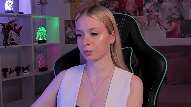 MiaGraces online show from November 2025 05:23:01 PM