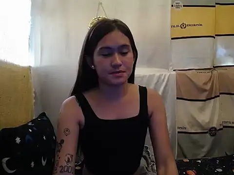 girlyesha online show from October 2025 03:50:01 AM