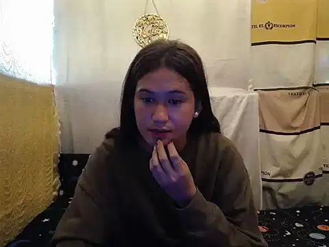 girlyesha online show from October 2025 01:17:02 AM