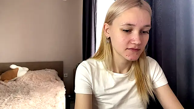 TwinedPeril online show from October 2025 07:08:02 AM