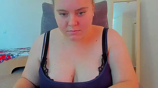 Snapshot of Liza-Mendez chatting on November 2025 08:15:02 AM Liza-Mendez online show from November 2025 08:15:02 AM